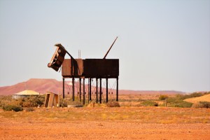 Beware of the dog/horse